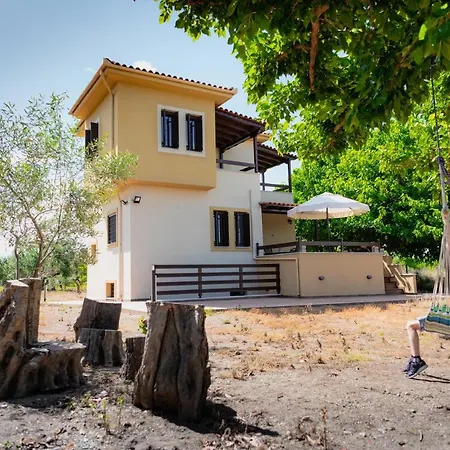 Semesterbostad Karavos Grove