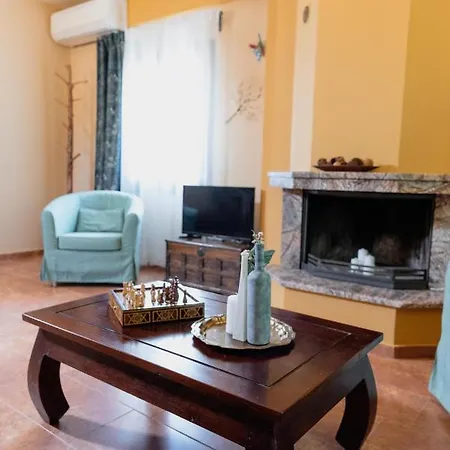 Semesterbostad Karavos Grove *