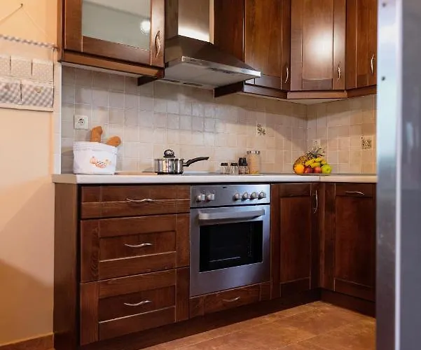 Karavos Grove 度假居 *